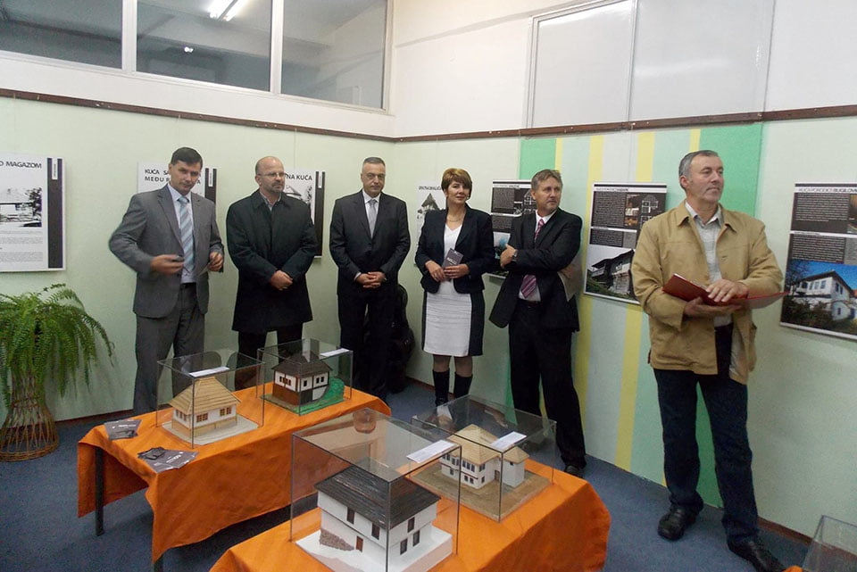 Lukavac: Otvorena Zavodova izložba Kuća sjeveroistočne Bosne 1-1