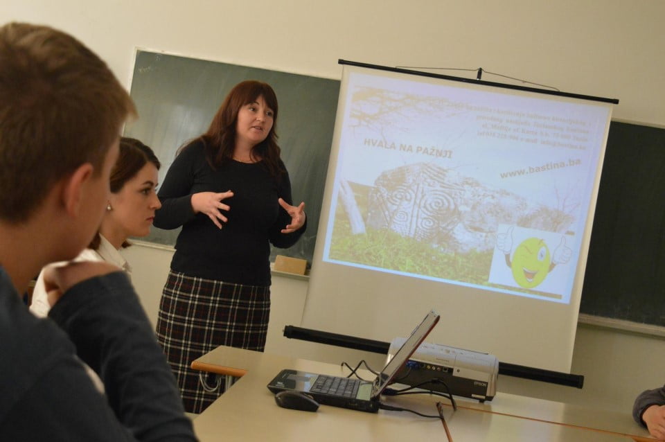 Obilježavanje Dana državnosti BiH u suradnji sa JU Zavod za zaštitu i korištenje kulturno-historijskog i prirodnog naslijeđa TK I JU Gimnazija, Živinice 15196010 1460729460623747 7945754626387767078 o