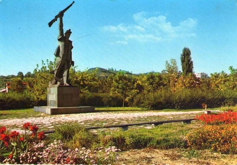 Husinski rudar – Spomenik rudarima palim u Husinskoj buni i revoluciji, Grad Tuzla husinski rudar 1