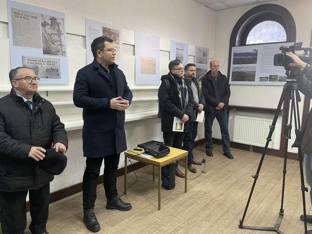 Otvorena izložba “MODRAC”