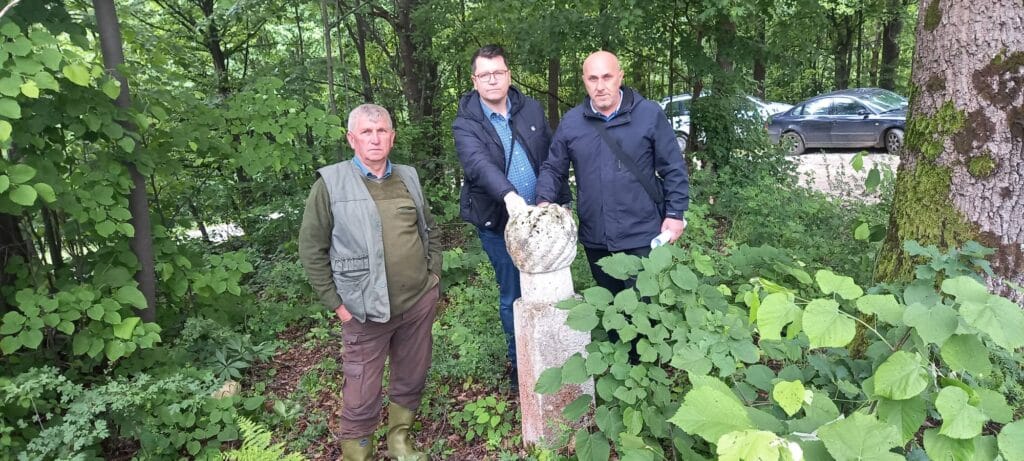 Zaštititi stari mezar u Rožnju kod Sapne